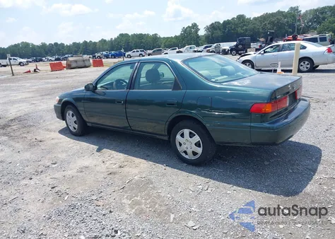 2001 Toyota Camry Ce z USA, uszkodzony, nr VIN 4T1BG22K41U820053
